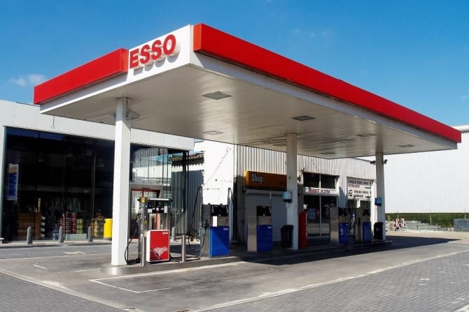 Esso tankstation Umans-Van Horne Hamont-Achel